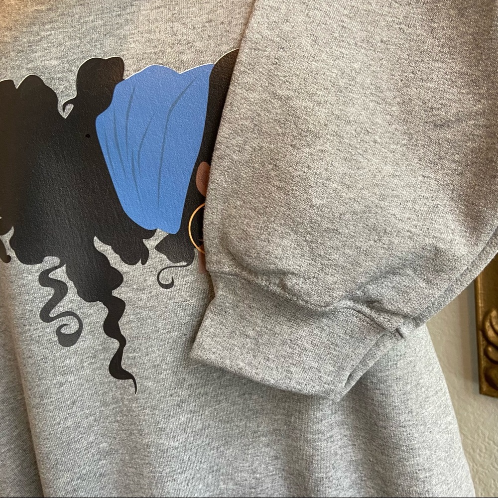 Ladies cute gray sweatshirt with a brown girl pic. - Picture 6 of 7